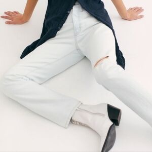 Edwin CAI Classic Straight High-waisted Denim Jeans Light Wash